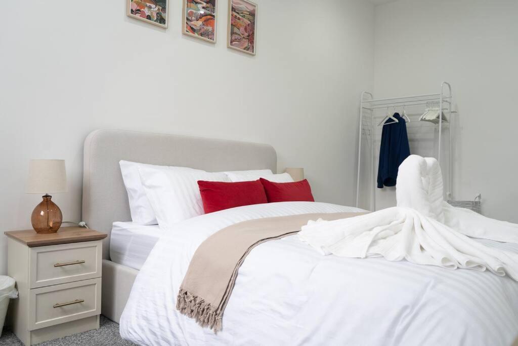 Stylish 1 Bed Apartment In Newly Refurbished Building W/ Parking & Wi-Fi Бирмингем Экстерьер фото