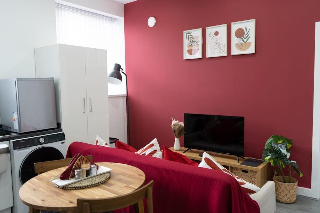 Stylish 1 Bed Apartment In Newly Refurbished Building W/ Parking & Wi-Fi Бирмингем Экстерьер фото